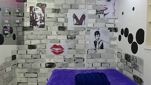 CasandraJones1 online show from December 2, 8:22 pm