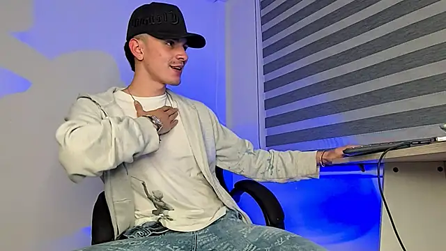 Snapshot of bastia_noooo chatting on September 11, 6:24 am bastia noooo online show from September 11, 6:24 am