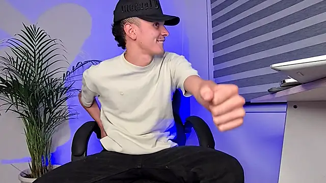 Snapshot of bastia_noooo chatting on September 18, 5:09 am bastia noooo online show from September 18, 5:09 am