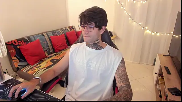 justin stark7 online show from March 3, 10:26 pm