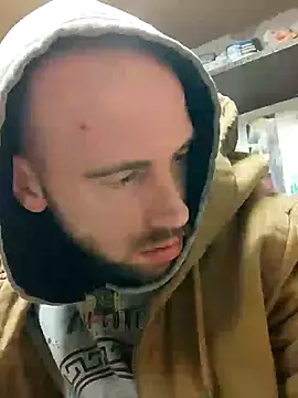 Snapshot of Rejtelmesest chatting on December 22, 10:15 pm Rejtelmesest online show from December 22, 10:15 pm