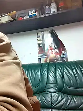 Snapshot of Rejtelmesest chatting on January 4, 6:40 pm Rejtelmesest online show from January 4, 6:40 pm