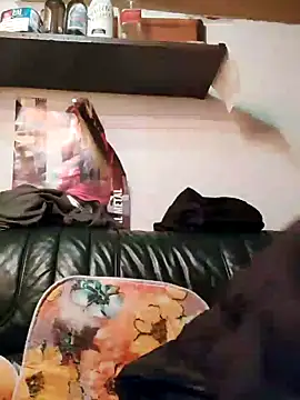 Snapshot of Rejtelmesest chatting on January 18, 5:37 pm Rejtelmesest online show from January 18, 5:37 pm