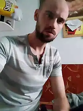 Snapshot of Rejtelmesest chatting on January 21, 2:05 pm Rejtelmesest online show from January 21, 2:05 pm