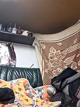 Snapshot of Rejtelmesest chatting on February 4, 8:38 pm Rejtelmesest online show from February 4, 8:38 pm