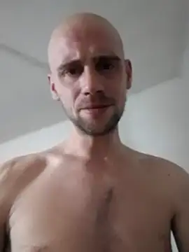 Snapshot of Rejtelmesest chatting on March 2, 1:04 am Rejtelmesest online show from March 2, 1:04 am