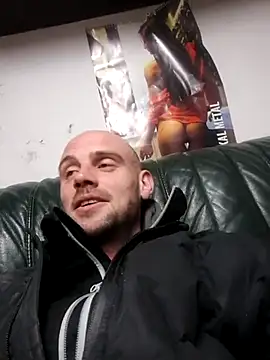 Snapshot of Rejtelmesest chatting on March 2, 9:32 pm Rejtelmesest online show from March 2, 9:32 pm