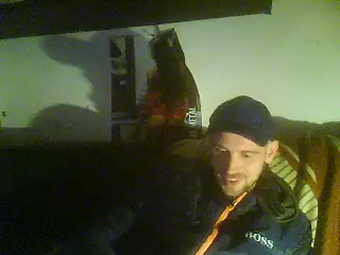 Snapshot of Rejtelmesest chatting on March 8, 2:01 am Rejtelmesest online show from March 8, 2:01 am