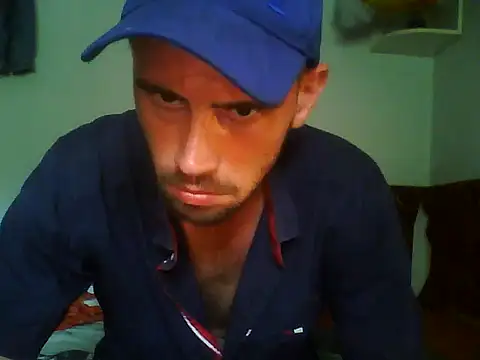 Snapshot of Rejtelmesest chatting on September 9, 1:32 pm Rejtelmesest online show from September 9, 1:32 pm