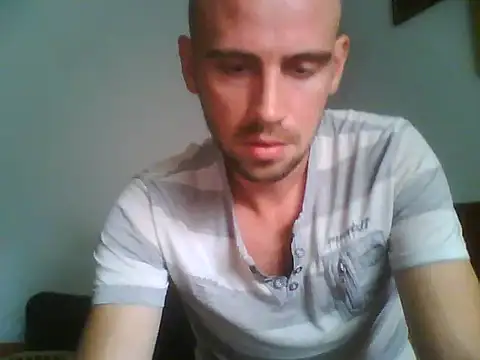 Snapshot of Rejtelmesest chatting on September 25, 10:30 am Rejtelmesest online show from September 25, 10:30 am