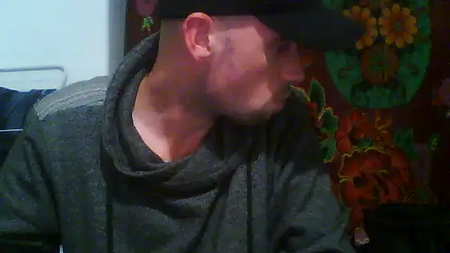 Snapshot of Rejtelmesest chatting on November 1, 9:39 pm Rejtelmesest online show from November 1, 9:39 pm