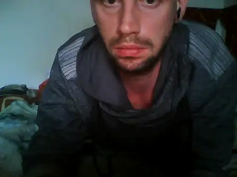 Snapshot of Rejtelmesest chatting on November 9, 1:20 pm Rejtelmesest online show from November 9, 1:20 pm