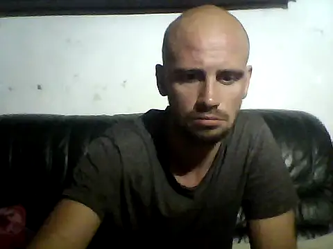Snapshot of Rejtelmesest chatting on May 31, 9:05 pm Rejtelmesest online show from May 31, 9:05 pm