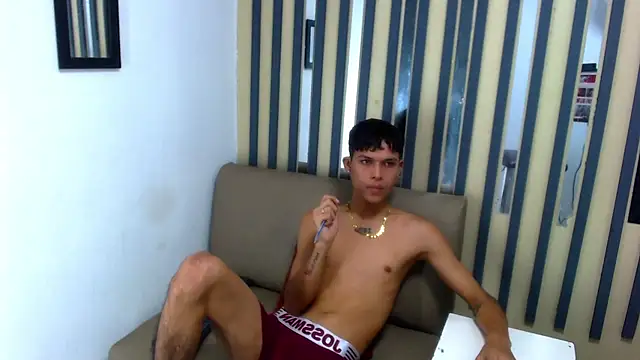 Snapshot of Levis_Montes chatting on December 18, 7:08 pm Levis Montes online show from December 18, 7:08 pm