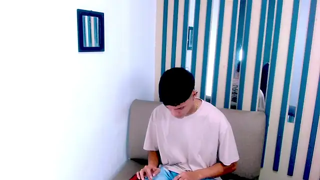 Snapshot of Levis_Montes chatting on December 23, 1:03 pm Levis Montes online show from December 23, 1:03 pm