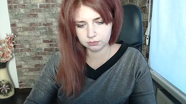 Lizzy Love online show from December 4, 1:09 pm