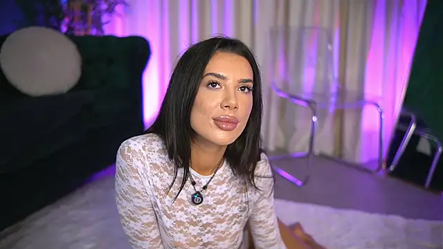 FoxieJullia online show from October 30, 5:20 am