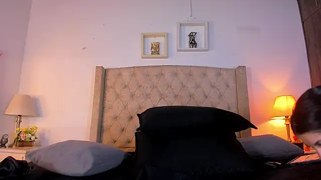 allisson m online show from April 13, 12:10 pm