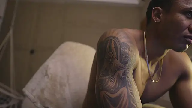 Logan Varela online show from March 28, 2:05 pm