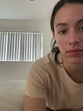 brookehoneynina online show from January 24, 9:05 pm