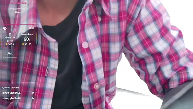 yourcuteneighbourr online show from November 18, 3:01 am