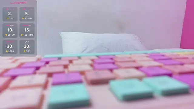 yourcuteneighbourr online show from February 20, 2:41 am