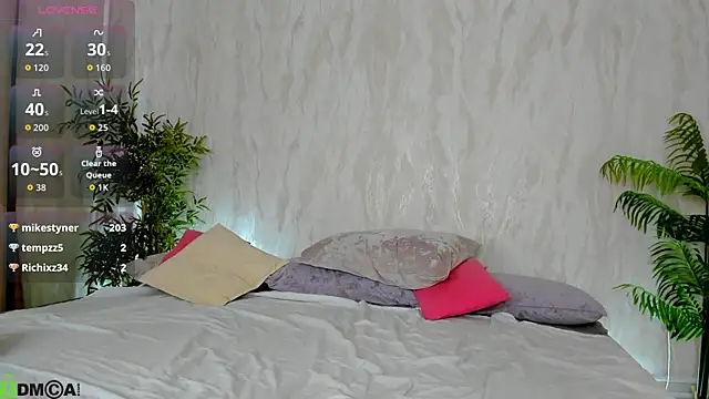 Valerie Woods online show from March 2, 7:15 am