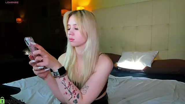 Valerie Woods online show from April 11, 7:45 am