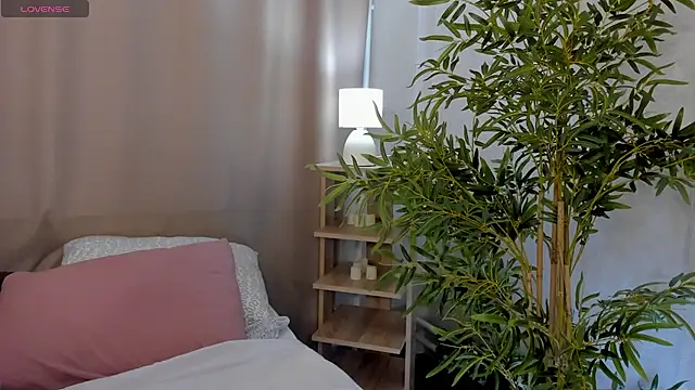 Snapshot of Valerie_Woods chatting on July 13, 12:46 am Valerie Woods online show from July 13, 12:46 am
