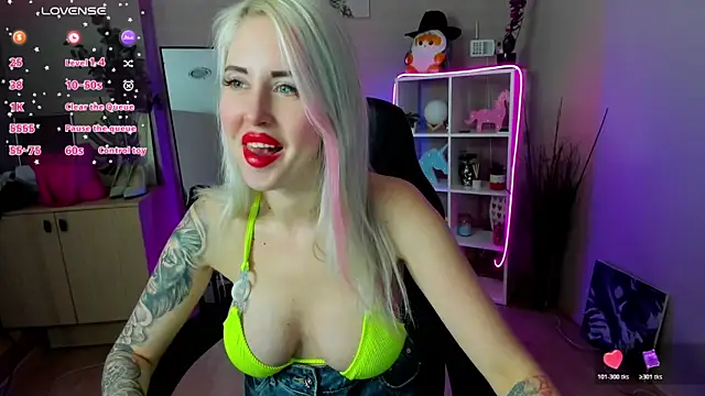 Snapshot of Mermaid_N chatting on April 22, 1:30 am Mermaid N online show from April 22, 1:30 am