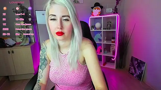 Snapshot of Mermaid_N chatting on May 2, 1:32 am Mermaid N online show from May 2, 1:32 am