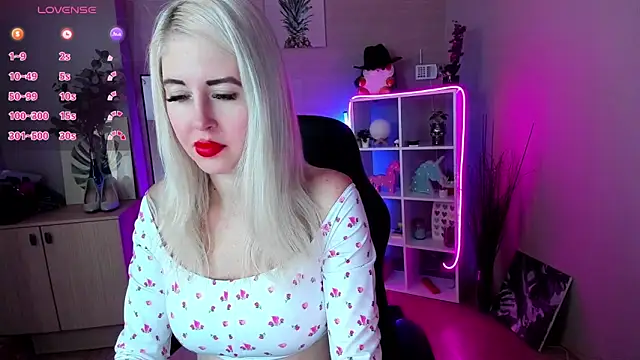 Snapshot of Mermaid_N chatting on May 12, 1:36 am Mermaid N online show from May 12, 1:36 am