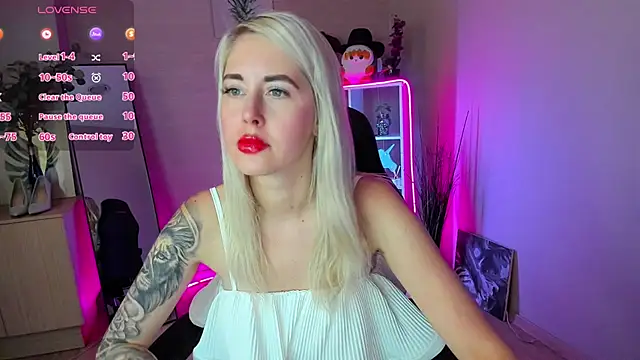 Snapshot of Mermaid_N chatting on June 5, 1:34 am Mermaid N online show from June 5, 1:34 am