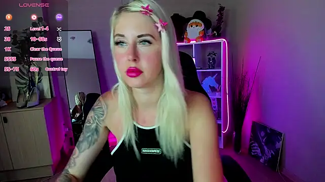 Snapshot of Mermaid_N chatting on June 8, 1:28 am Mermaid N online show from June 8, 1:28 am