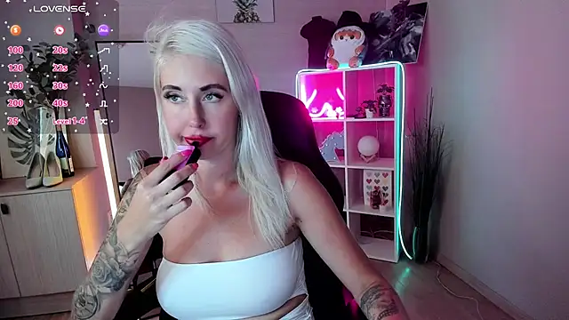Snapshot of Mermaid_N chatting on July 5, 4:19 am Mermaid N online show from July 5, 4:19 am