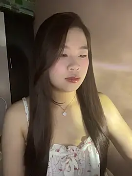 Snapshot of Bae1103 chatting on April 17, 5:05 pm Bae1103 online show from April 17, 5:05 pm