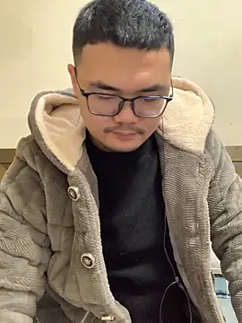 lililiwuwuwu online show from December 24, 1:06 pm
