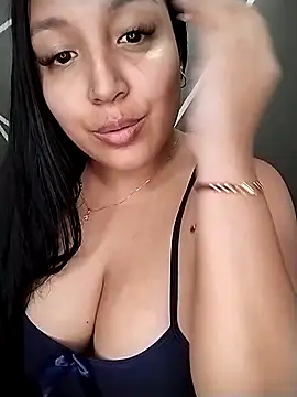 KourtneyCox online show from October 9, 7:39 am