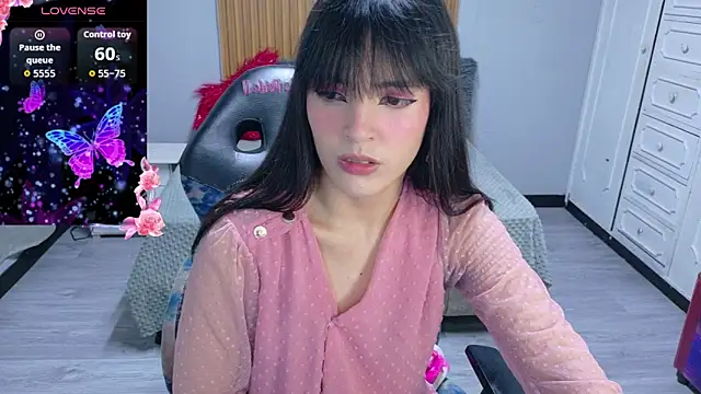 Snapshot of sailor_moon07 chatting on January 14, 3:56 am sailor moon07 online show from January 14, 3:56 am