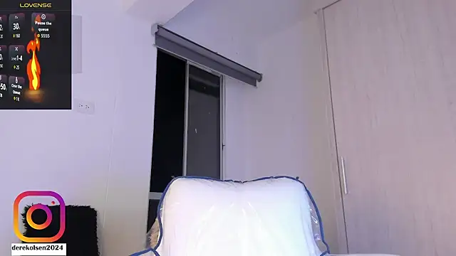 Snapshot of DerekOlsen chatting on May 25, 12:16 am DerekOlsen online show from May 25, 12:16 am