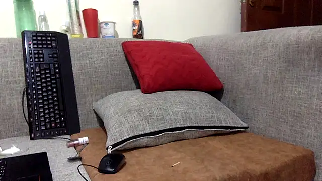 creamyjuices01 online show from March 25, 11:44 pm