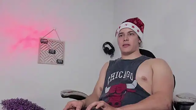 Snapshot of Alan_hadid1 chatting on December 12, 2:48 am Alan hadid1 online show from December 12, 2:48 am