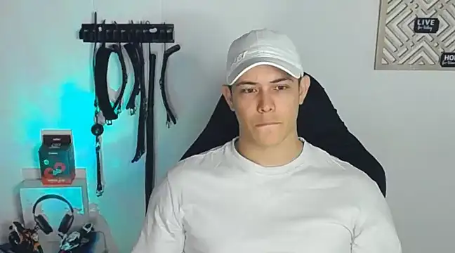 Snapshot of Alan_hadid1 chatting on January 26, 11:39 pm Alan hadid1 online show from January 26, 11:39 pm