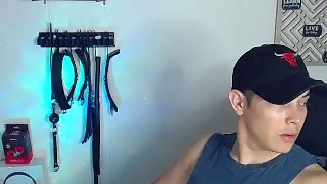 Snapshot of Alan_hadid1 chatting on January 29, 10:43 pm Alan hadid1 online show from January 29, 10:43 pm