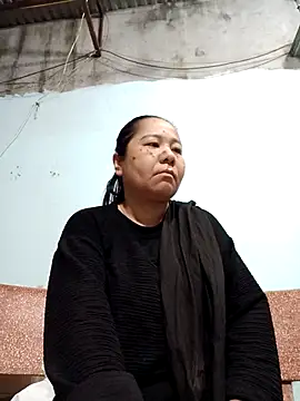 Queen 18200 online show from December 18, 10:05 pm