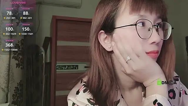 Lili 666 online show from March 12, 6:00 pm