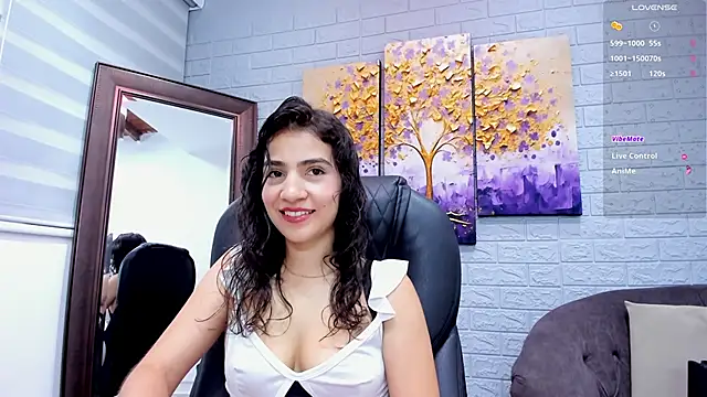 Snapshot of Miranda_doll_ chatting on May 15, 12:12 pm Miranda doll online show from May 15, 12:12 pm
