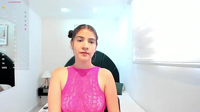 Snapshot of Miranda_doll_ chatting on May 23, 12:20 pm Miranda doll online show from May 23, 12:20 pm