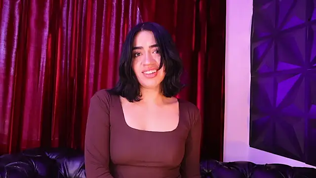 Snapshot of KasiaNoir_ chatting on June 27, 1:28 pm KasiaNoir online show from June 27, 1:28 pm