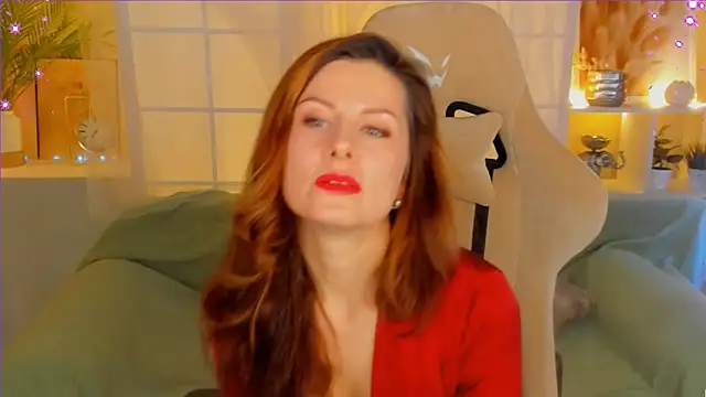 Snapshot of April_o_Nill chatting on December 18, 3:44 pm April o Nill online show from December 18, 3:44 pm